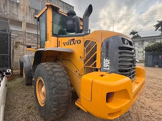 Volvo L90F 2015